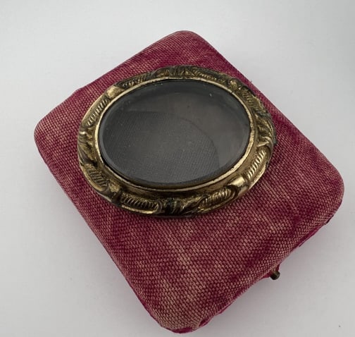 Antique 19th C Mourning Locket Glass Front Brooch (1 of 5)