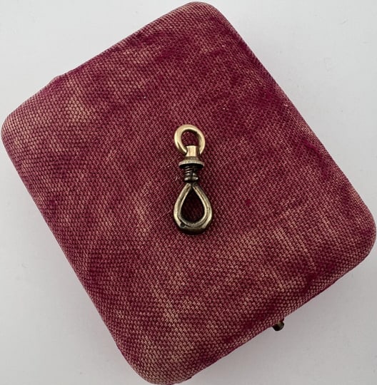 Antique 19th C Dog Clip Clasp w Screw Mechanism: Antique 19th C Dog Clip Clasp w Screw Mechanism. Measures 1 inch in length.