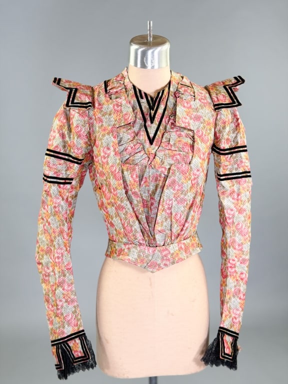 Antique Edwardian 1900s Watered Floral Silk Bodice: Antique Edwardian 1900s Watered Floral Silk Bodice Top having hook closure up front, boned through waist. Measuring 34 inch bust, 24 inch waist, 17 inches long. 26 inch sleeve length. General wear as 