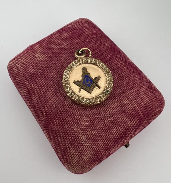 Antique Gold Filled & Enamel Masonic Pendant Fob (1 of 5)