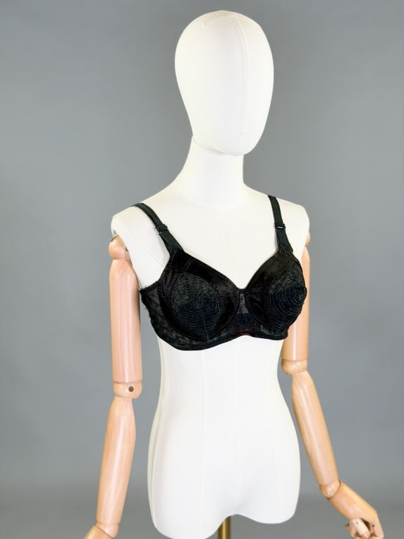 Vintage 1940s Bullet Cone Bra Lingerie Brassiere