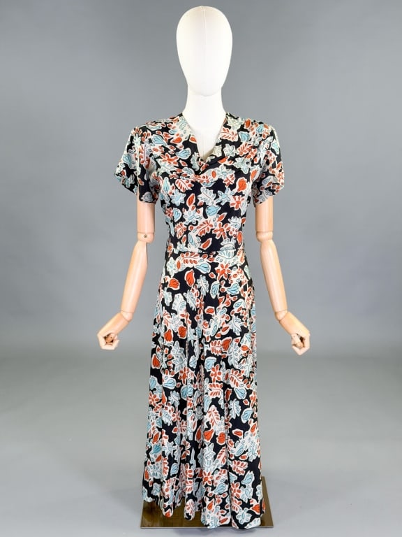 Vintage 1940s Printed Silk Day Dress: Vintage 1930s Rayon Stitched Shift Dress having cowl neckline with side zip closure. Measuring 36 inch bust, 28 inch waist, 47 inches long, 6 inch sleeve length. General wear as shown throughout.