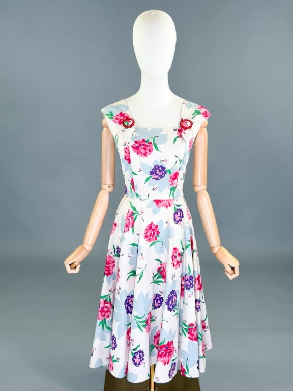Vintage 1940s Floral Cotton Day Dress (1 of 9)