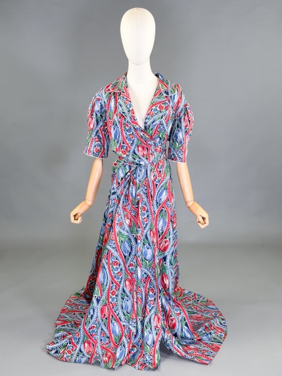 Vintage 1940s Floral Cotton Wrap Hostess Robe: Vintage 1940s Floral Cotton Wrap Hostess Robe having wrap closure at waist. Measuring adjustable bust and waist, 55 inches long, 11 inch sleeve length.