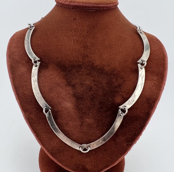 Vintage Modernist Sterling Silver Panel Necklace: Vintage Modernist Sterling Silver Panel Necklace. Mid Century Modern design. Hallmarked ISRAEL and 925. Measures 18 inches in length.