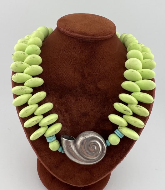 Native American Beaded Necklace w Sterling Shell (1 of 6)