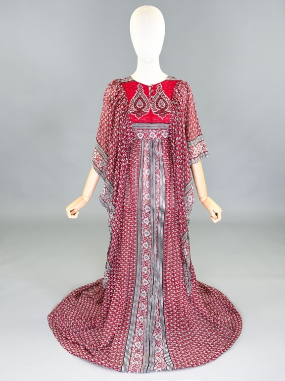 Vintage 1970s Indian Cotton Block Print Maxi Dress: Vintage 1970s Indian Cotton Block Print Maxi Dress having button front and back zip closures. Measuring 34 inch bust, 26 inch waist, 61 inches long, 16 inch sleeve length.