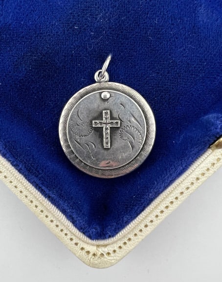 Vintage Sterling Virgin Mary Joseph Locket Pendant (1 of 7)
