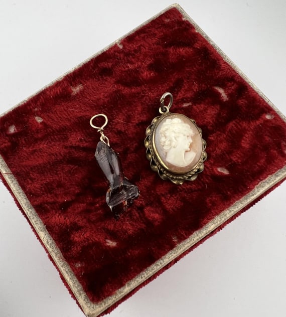 Antique Carved Shell Cameo Pendant & Amber Figa (1 of 4)