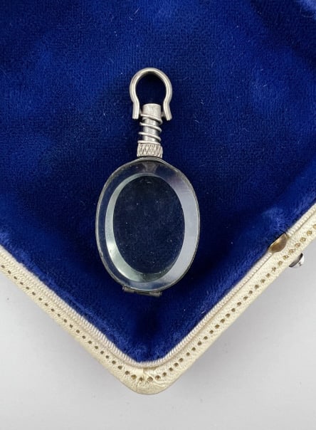 Vintage Glass Front & Back Magnifying Locket (1 of 5)