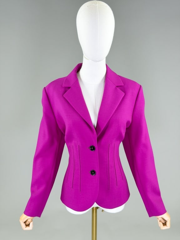 Vintage Escada Wool Darted Blazer Jacket: Vintage Escada Wool Darted Blazer Jacket having notch lapel collar with single breasted button front closure and darts through waist, fully lined. Labeled Escada, marked size 40. Measuring 40 inch bus