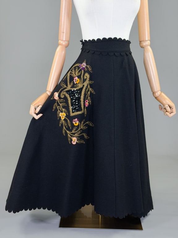 Vintage 1950s Felt Applique Embroidered Skirt (1 of 6)