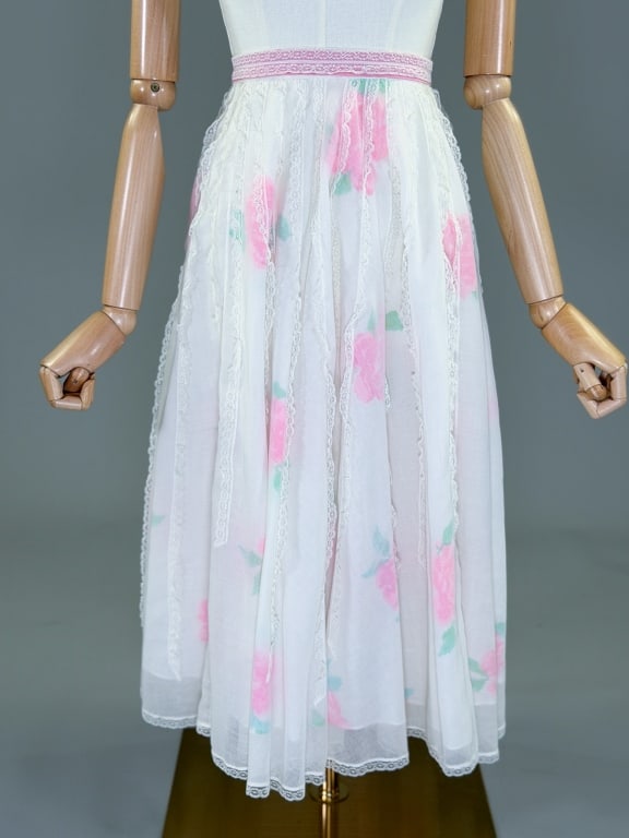 Vintage 1970s Malcolm Starr Floral Lace Skirt (1 of 8)