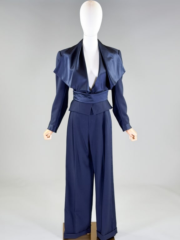 Vintage 1980s Bill Haire Wool Tuxedo Suit Set: Vintage 1980s Bill Haire Wool Tuxedo Suit Set having jacket with exaggerated shawl collar and single breasted button front closure, marked size 10, measuring 38 inch bust, 30 inch waist, 21 inches lon