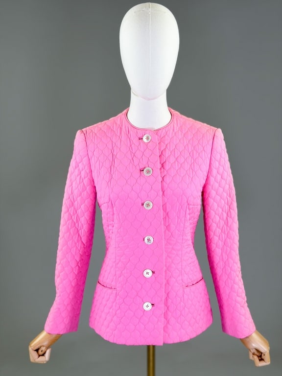 Vintage 1980s Gloria Sachs Cotton Quilted Jacket: Vintage 1980s Gloria Sachs Cotton Quilted Jacket having button front closure and two front pockets. Labeled Gloria Sachs. Measuring 36 inch bust, 32 inch waist, 24 inches long, 23 inch sleeve length. 