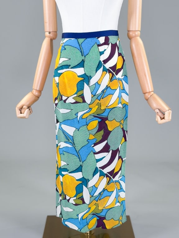 Paule Ka Paris 2017 Silk Printed Midi Pencil Skirt: Paule Ka Paris 2017 Silk Printed Midi Pencil Skirt having grosgrain ribbon waistband with center back zip closure. Labeled Paule Ka Paris ete 2017 - marked size 36. Measuring 26 inch waist, 30 inches 