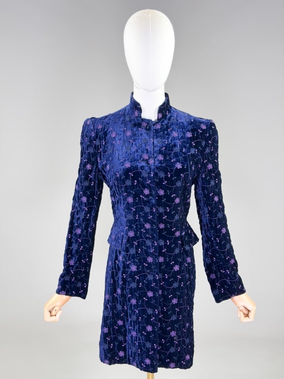 Favourbook Velvet Floral Embroidered Jacket: Favourbook Velvet Floral Embroidered Jacket having Mandarin collar, button front closure, two front pockets, fully lined throughout. Labeled Favourbrook - labeled size 8. Measuring 34 inch bust, 30 in