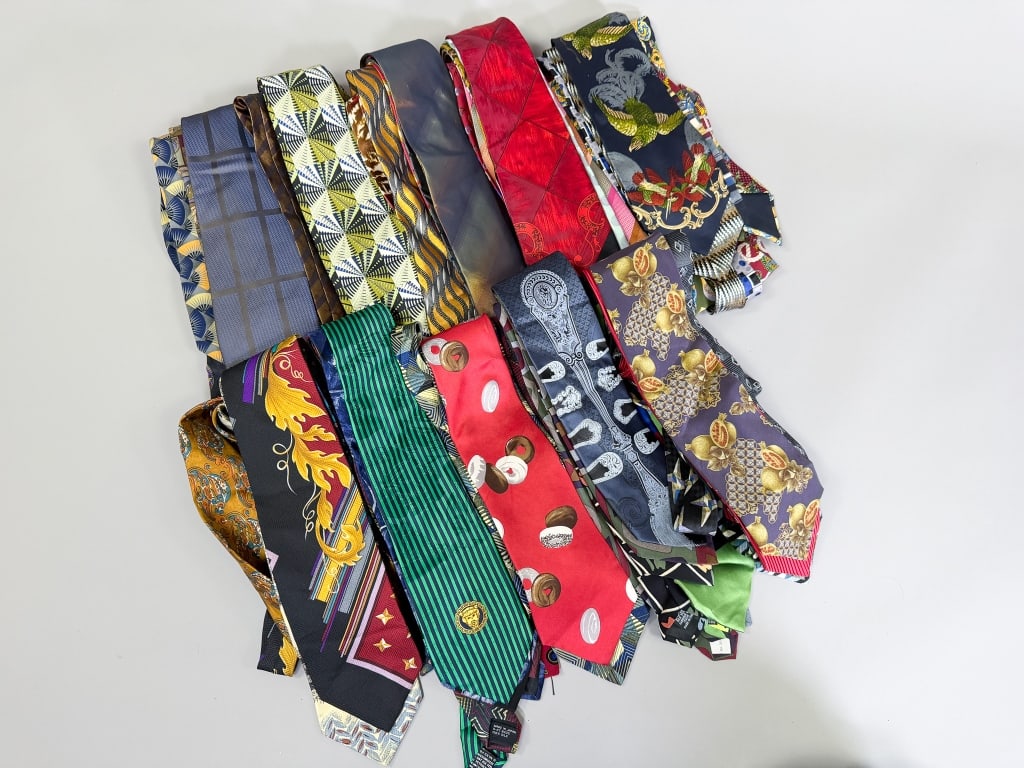 Collection of 50 Silk Designer Neck Ties (1 of 7)