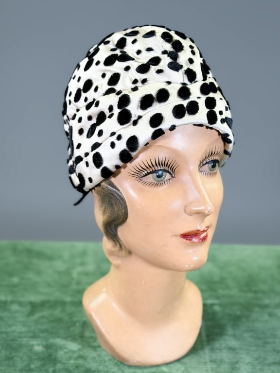 Vintage 1950s Lanvin Castillo Velvet Silk Cloche (1 of 8)