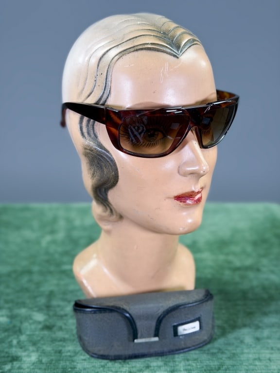 Vintage 1980s Gianni Versace Aviator Sunglasses (1 of 8)
