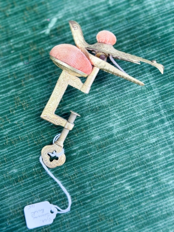 Antique Victorian Gold Tone Velvet Sewing Bird (1 of 9)