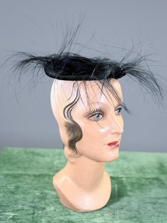 Vintage 1940s Bes-Ben Velvet Head Piece Hat: Vintage 1940s Bes-Ben Velvet Head Piece Hat having ostrich feather details. Labeled Bes-Ben, Made in Chicago. Marked 77. Measuring approximately 8.5 inches long. General wear as shown throughout. One 