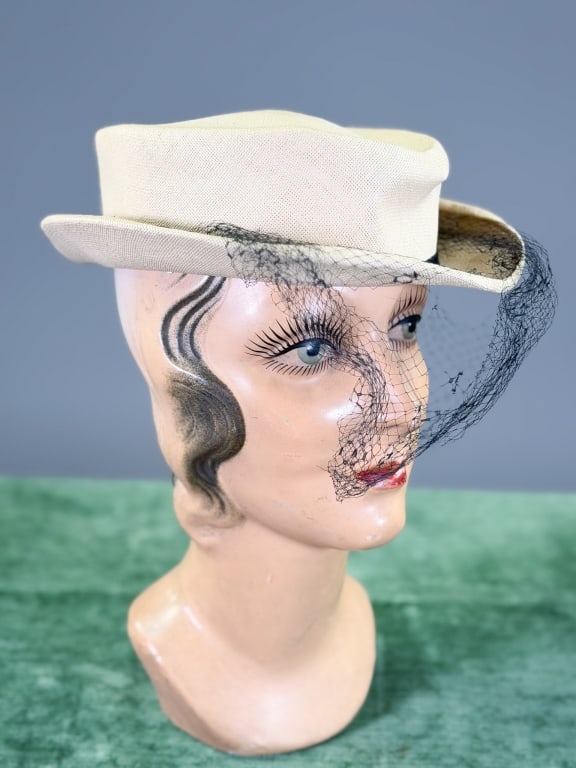 Vintage 1940s Straw Net Boater Hat (1 of 7)