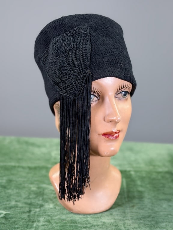 Vintage 1930s Wool Crochet Fringe Cloche Hat (1 of 8)