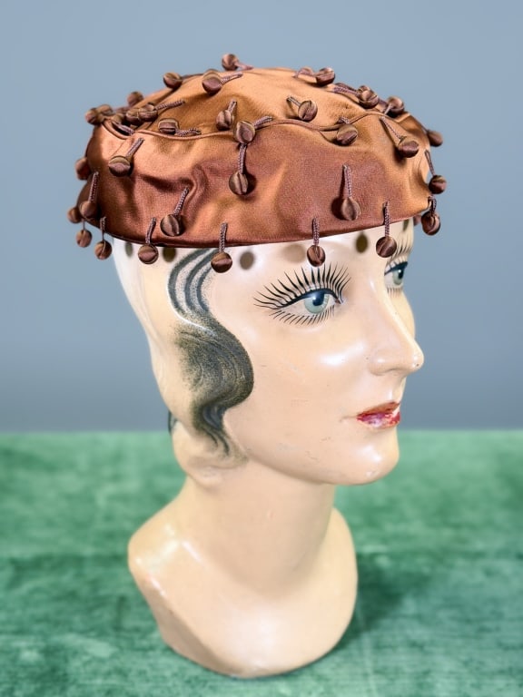Vintage 1940s Satin Bauble Trim Cap Hat (1 of 7)
