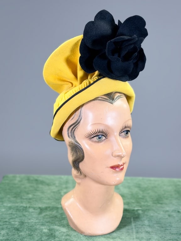 Vintage 1940s Wool Felt Floral Fascinator Hat (1 of 6)