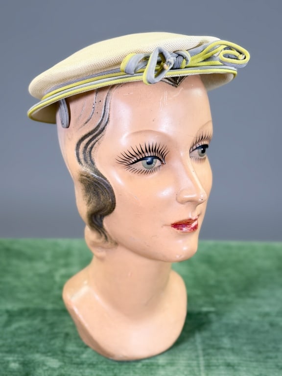 Vintage 1950s Straw Fascinator Hat: Vintage 1950s Straw Fascinator Hat. Interior circumference measuring approximately 20 inches. Labeled Caspar-Davis. From the lifetime collection, fashion archive and business inventory of collector an