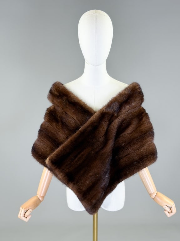 Vintage 1950s Brown Mink Fur Wrap Stole Shawl: Vintage 1950s Brown Mink Fur Wrap Stole Shawl with crepe lining. Measuring approximately 62 inches long. From the lifetime collection, fashion archive and business inventory of collector and dealer El
