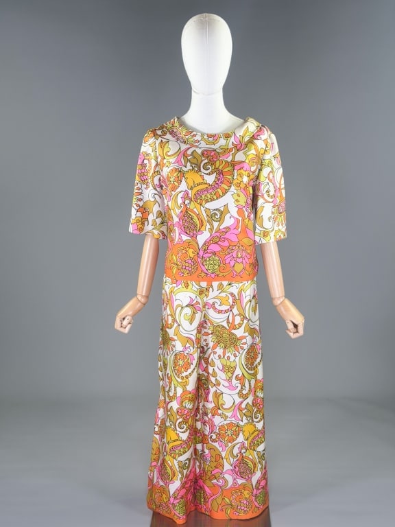 Vintage 1960s Psychedelic Print Top Pants Set: Vintage 1960s Psychedelic Print Top Pants Set with top having center back button closure measuring 38 inch bust, 32 inch waist, 20 inches long, 13 inch sleeve length. Pants having center back zip clos