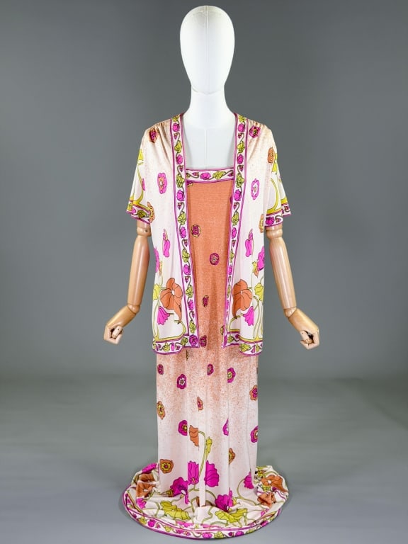Vintage 1970s Saks Knit Printed Maxi Dress Set: Vintage 1970s Saks Knit Printed Maxi Dress Set with dress measuring 38 inch bust, 59 inches long. Jacket measuring 28 inches long, 9 inch sleeve length. From the lifetime collection, fashion archive a