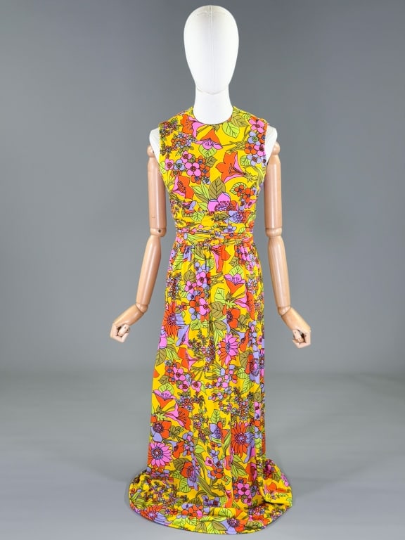 Vintage 1970s Floral Knit Maxi Dress: Vintage1970s Floral Knit Maxi Dress having center back zip closure. Measuring 32-36 inch bust, 26 inch waist, 55 inches long. From the lifetime collection, fashion archive and business inventory of co