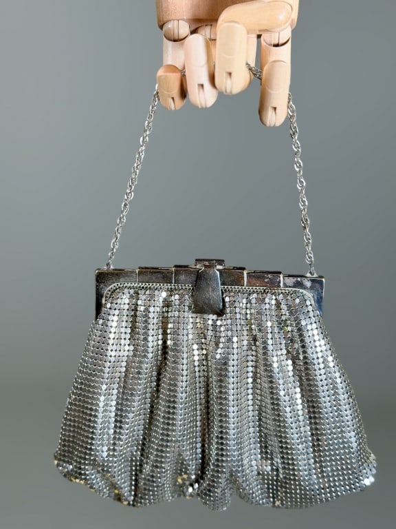 Vintage 1950s Whiting & Davis Metal Mesh Purse (1 of 8)