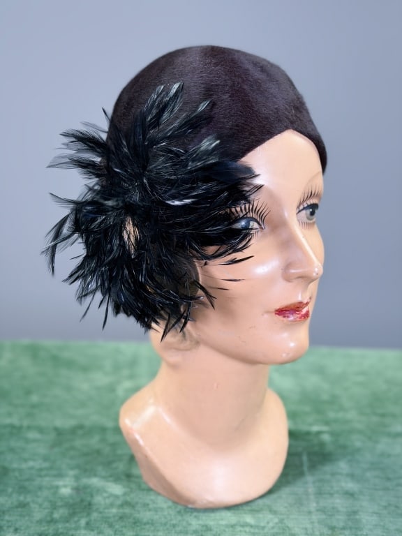 Vintage 1960s Rabbit Hair Felt Feather Cloche Hat (1 of 5)