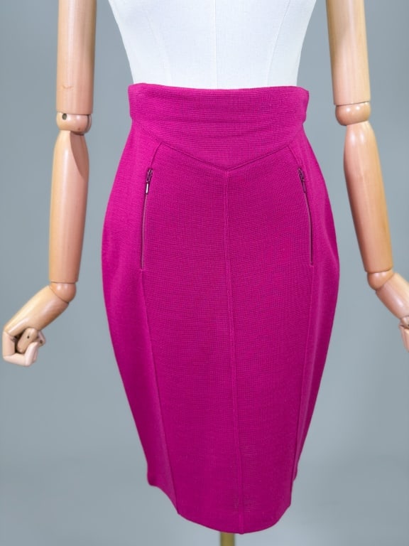 Vintage 1980s Andrea Govine Wool Knit Skirt: Vintage 1980s Andrea Govine Wool Knit Skirt having back zip closure. Measuring 27 inch waist, 22 inches long. From the lifetime collection, fashion archive and business inventory of collector and deal
