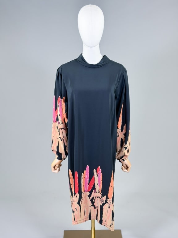 Vintage 1980s Michaele Volbracht Silk Shift Dress: Vintage 1980s Michaele Volbracht Silk Shift Dress having cowl neckline with single button closure at back neck. Measuring 40 inch bust, 40 inch waist, 40 inches long, 24 inch sleeve. From the lifetime