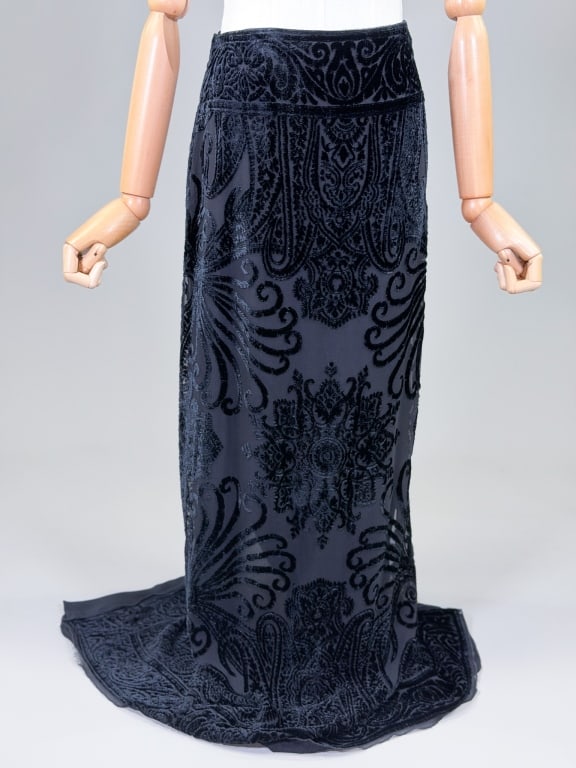Vintage 1990s Pamela Dennis Couture Maxi Skirt: Vintage 1990s Pamela Dennis Couture Maxi Skirt having hook closures. Marked size 8. Measuring 26 inch waist, 40 inches long, From the lifetime collection, fashion archive and business inventory of col