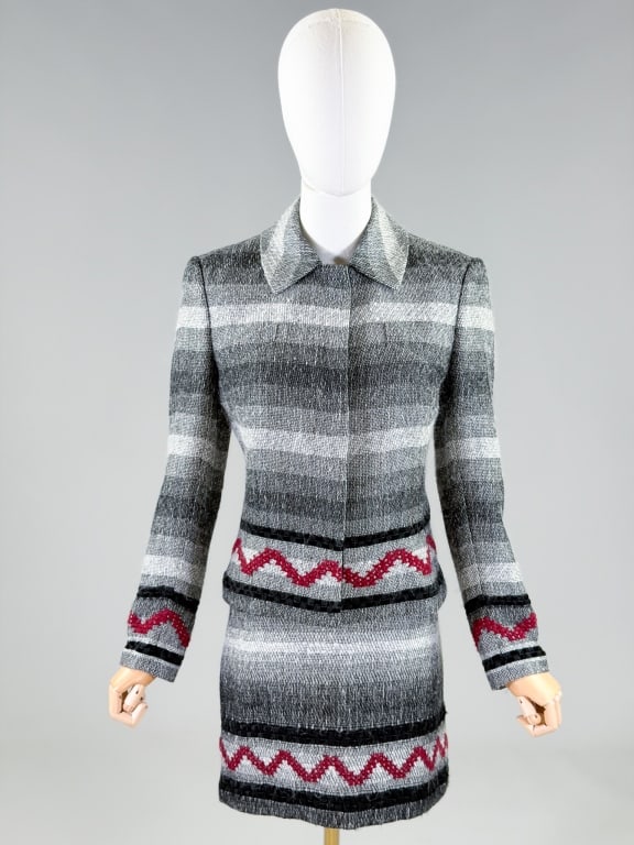 Vintage 1990s Richard Tyler Couture Skirt Suit Set: Vintage 1990s Richard Tyler Couture Skirt Suit Set with jacket having button front closure and two front pockets measuring 36 inch bust, 30 inch waist, 22 inches long, 24 inch sleeve length. Skirt wit