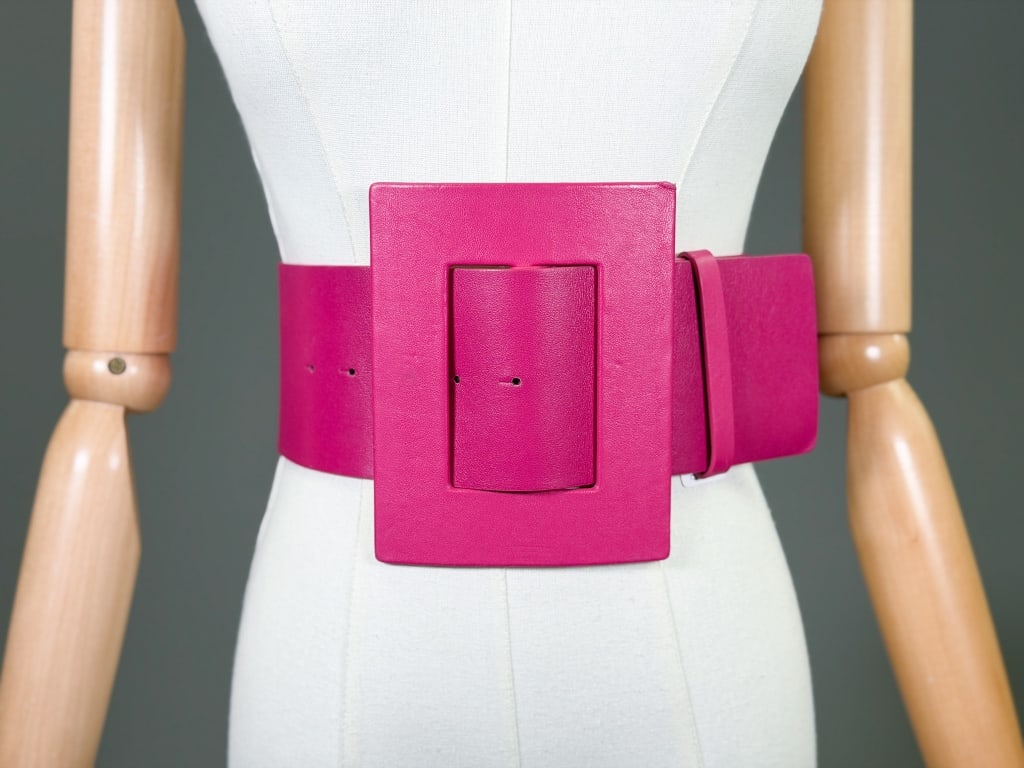 Vintage Carolina Herrera Leather Wide Waist Belt: Vintage Carolina Herrera Leather Wide Waist Belt. Measuring approximately 35 inches total length with waist size 24-28. General wear as shown throughout. From the lifetime collection, fashion archive 