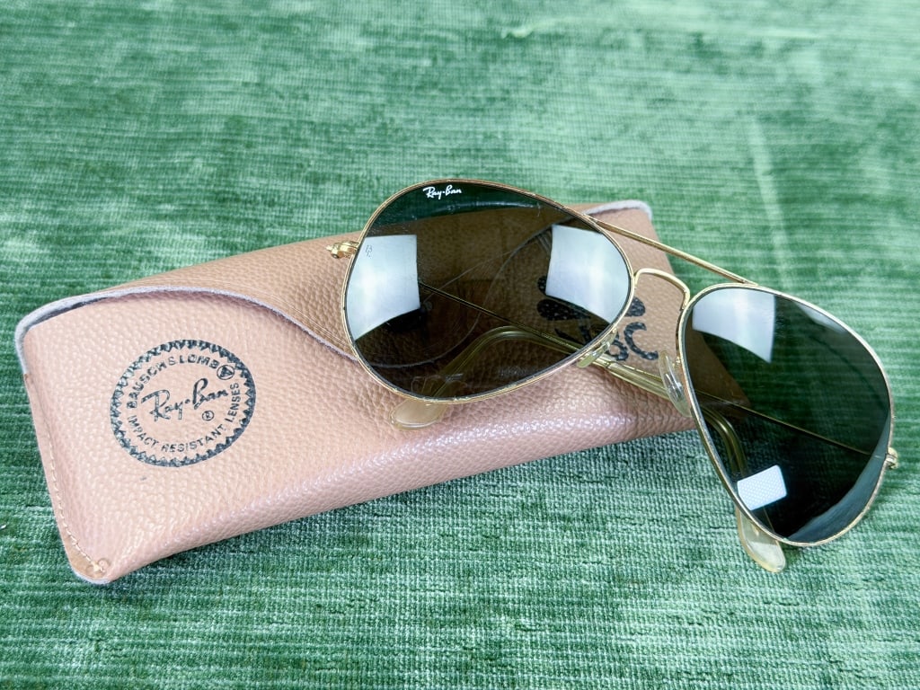 Vintage Ray-Ban Aviator Sunglasses Model 6214 (1 of 5)