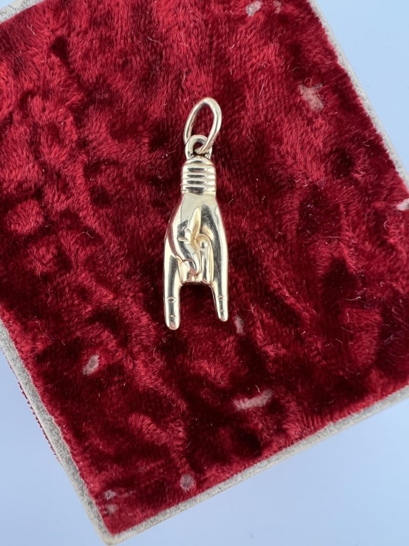 Estate 14kt Yellow Gold Figa Pendant or Charm (1 of 5)