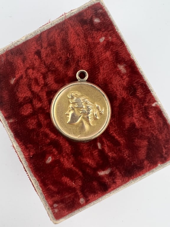 Antique Gold Filled Gibson Girl Motif Locket (1 of 5)