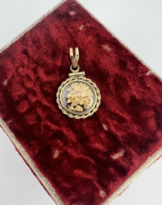 Estate Gold Filled Nugget Filled Shaker Locket (1 of 5)