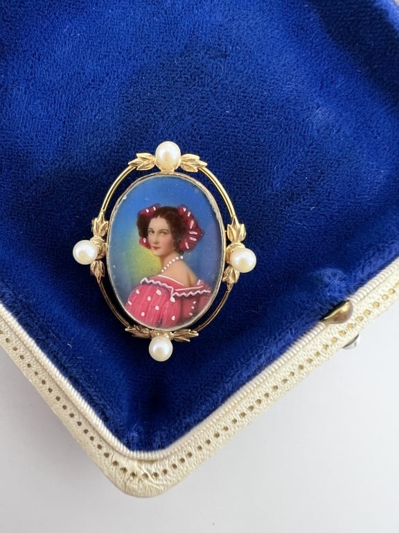 Antique Gold Filled Portrait Miniature Pendant: Antique Gold Filled Portrait Miniature Pendant or Brooch. Yellow gold filled setting, hallmarked on the back, set with pearl accents. Can be worn as a necklace pendant or a brooch. Measures just over 