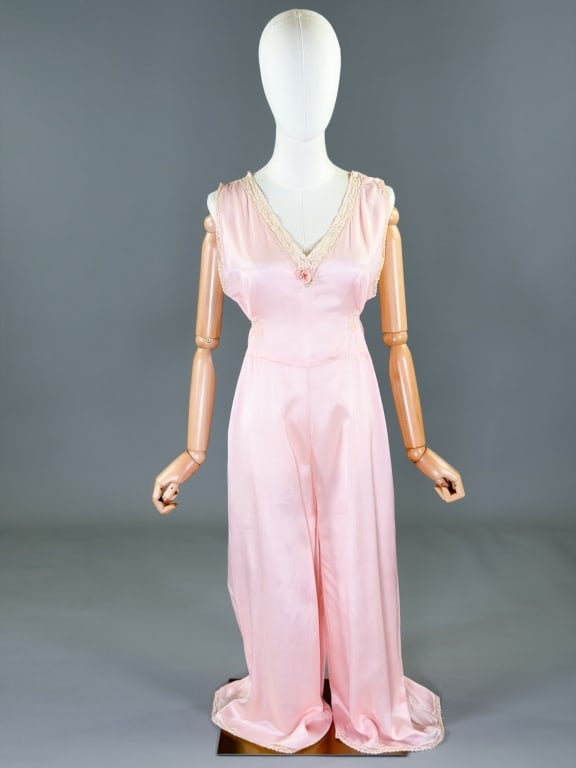 Vintage 1930s Rayon Lounge Pajamas Jumpsuit (1 of 11)