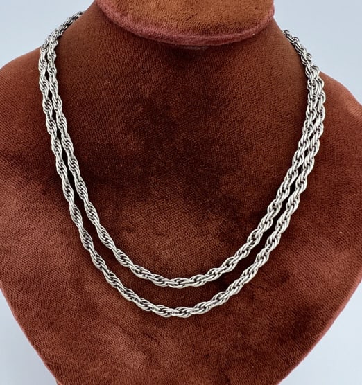 Vintage Italian Sterling Rope Necklace Chain: Vintage Italian Sterling Silver Rope Twist Motif Necklace Chain. Hallmarked 925 and stamped ITALY. Measures 24 inches in length.