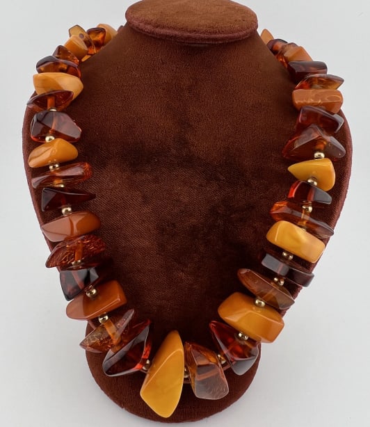 Vintage Graduated Size Amber Bead Necklace (1 of 6)